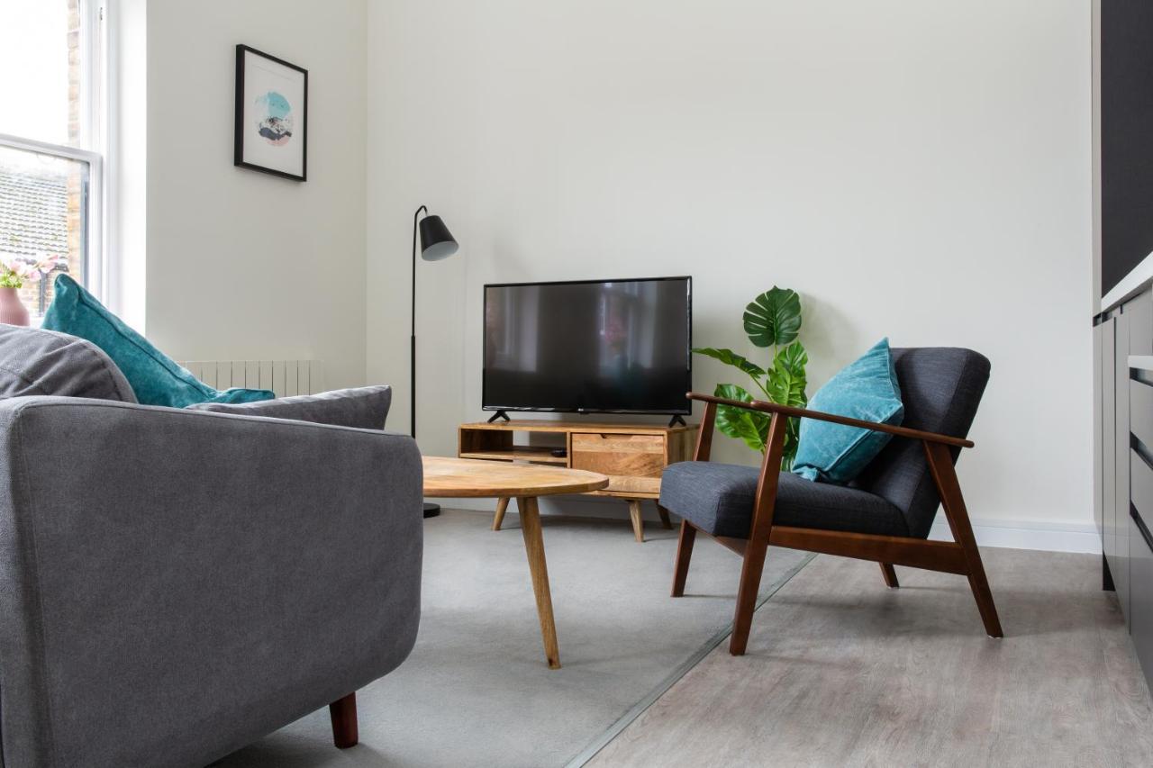 Queens Park By Viridian Apartments Londra Esterno foto